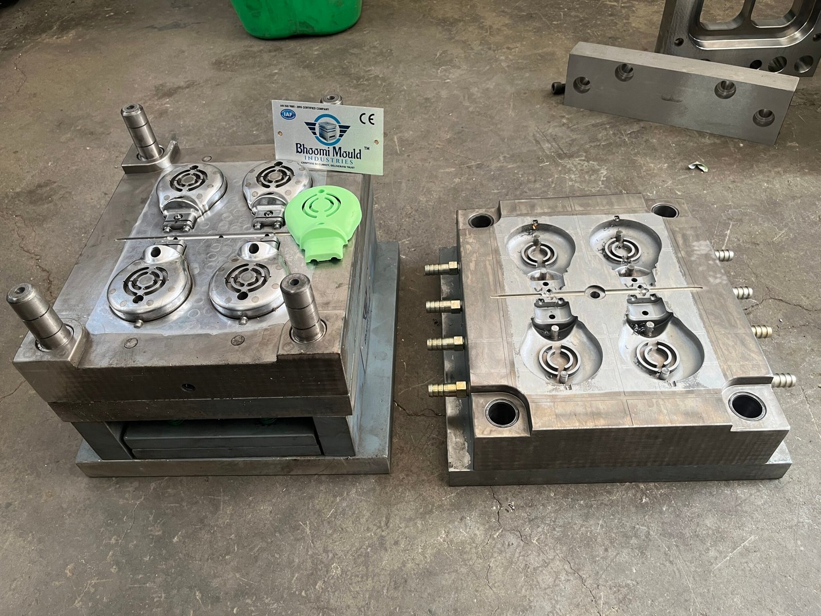 Cap Moulding Mould